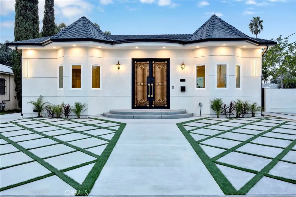 8149 Saint Clair Avenue, North Hollywood, CA 91605