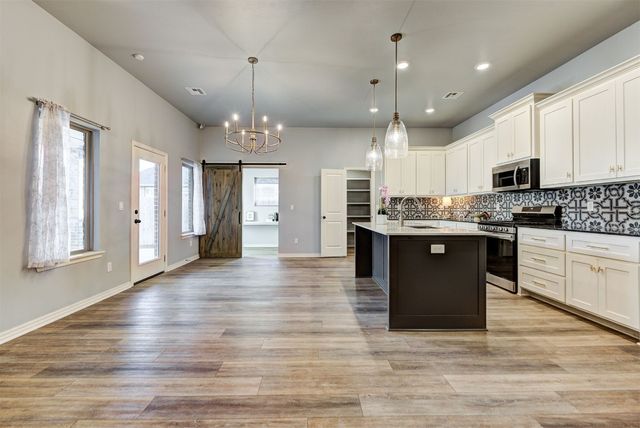 9021 NW 74th Street, Yukon, OK 73099