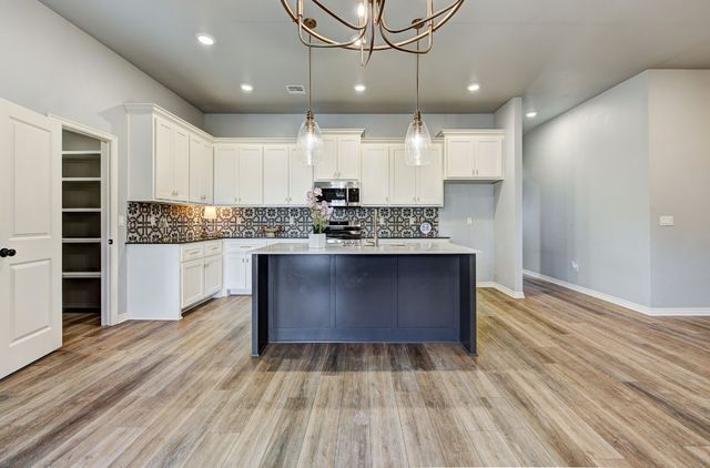 9021 NW 74th Street, Yukon, OK 73099