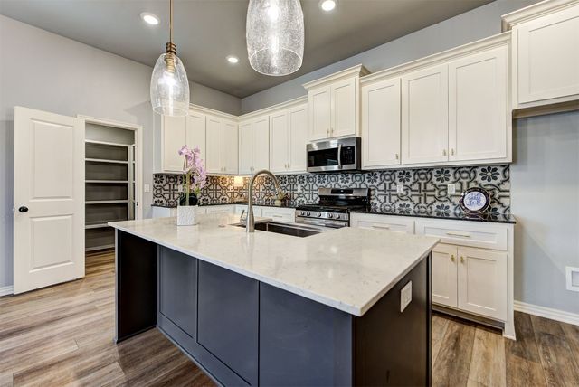 9021 NW 74th Street, Yukon, OK 73099