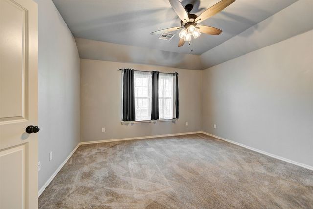 9021 NW 74th Street, Yukon, OK 73099
