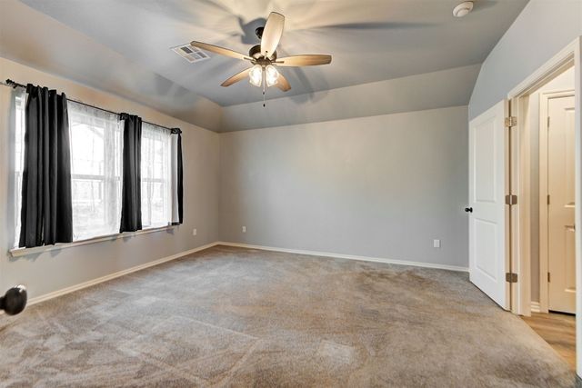 9021 NW 74th Street, Yukon, OK 73099