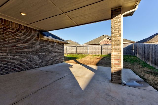 9021 NW 74th Street, Yukon, OK 73099