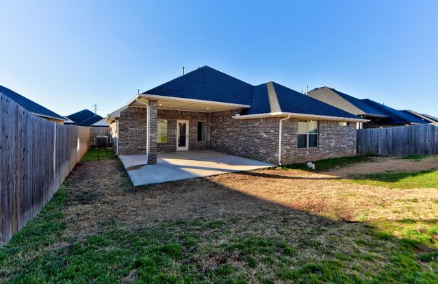 9021 NW 74th Street, Yukon, OK 73099