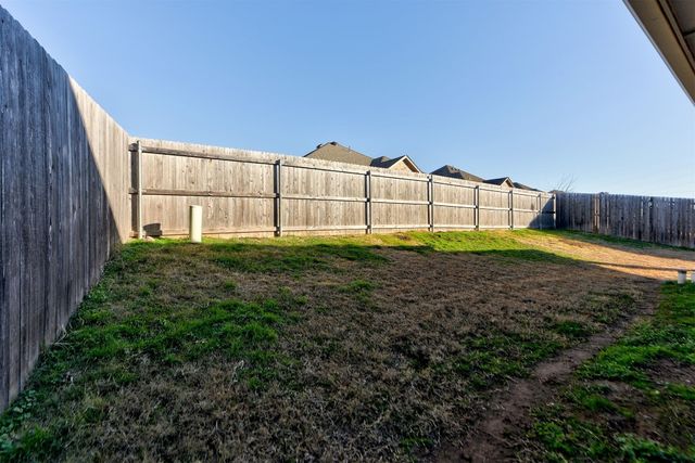 9021 NW 74th Street, Yukon, OK 73099