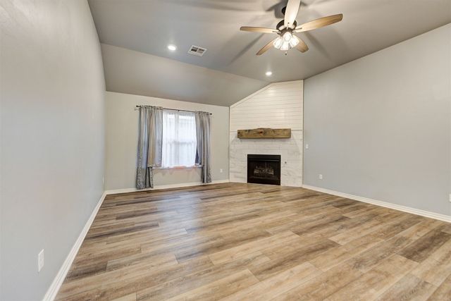 9021 NW 74th Street, Yukon, OK 73099