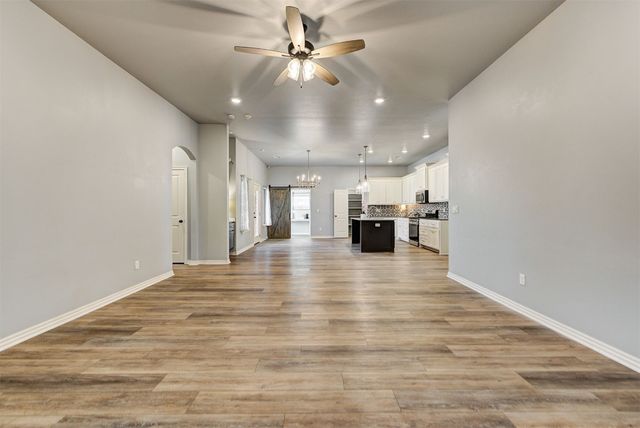 9021 NW 74th Street, Yukon, OK 73099