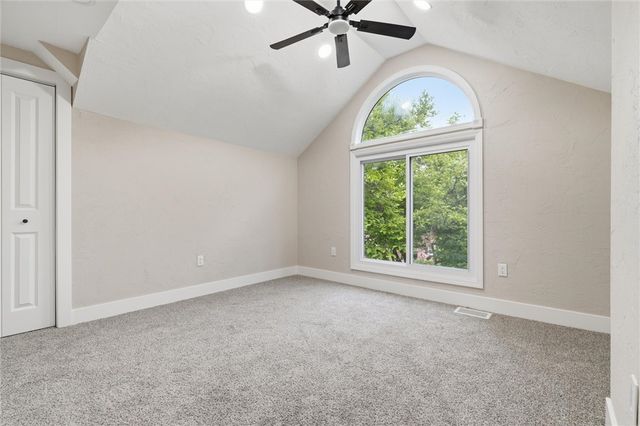 814 Fruithurst Dr, Mt Lebanon, PA 15228