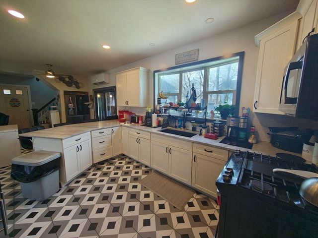 101 Willow St, New Bedford, MA 02740