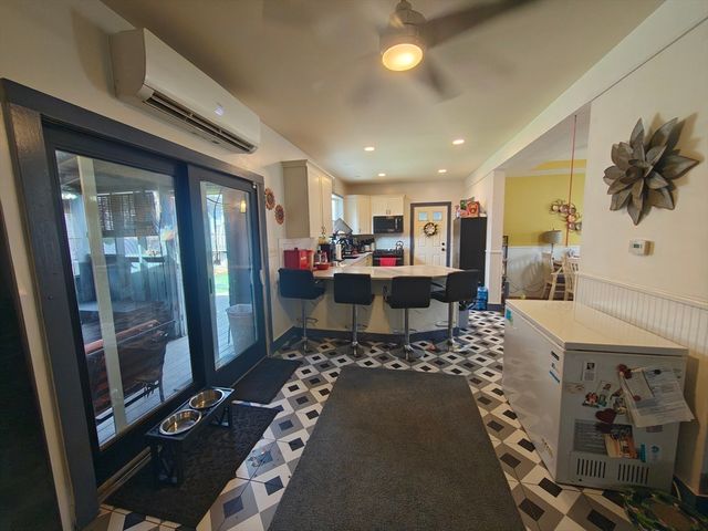 101 Willow St, New Bedford, MA 02740