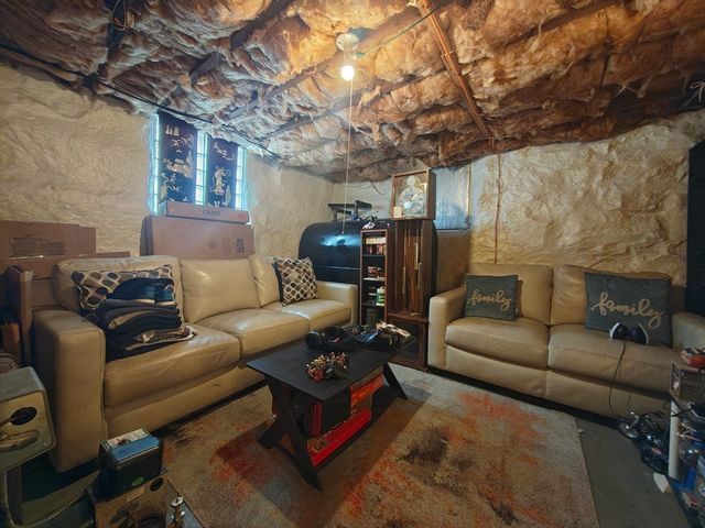 101 Willow St, New Bedford, MA 02740