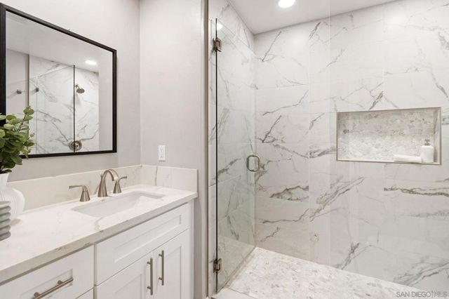 10059 Estrella Dr, La Mesa, CA 91941