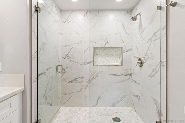 10059 Estrella Dr, La Mesa, CA 91941