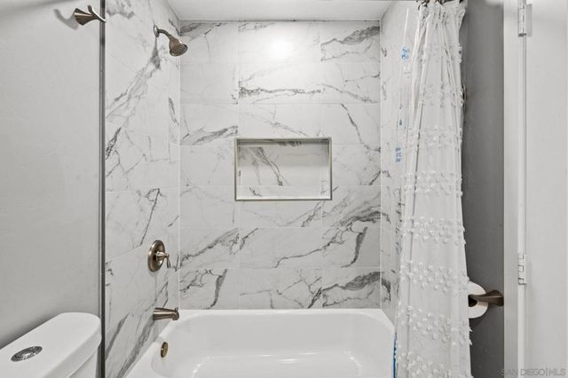 10059 Estrella Dr, La Mesa, CA 91941