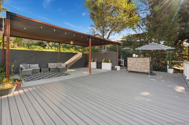 10059 Estrella Dr, La Mesa, CA 91941