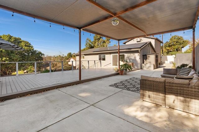 10059 Estrella Dr, La Mesa, CA 91941