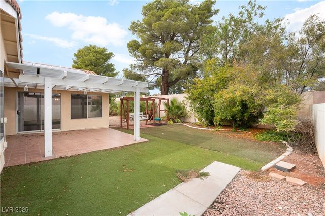 8220 Desert Beach Drive, Las Vegas, NV 89128