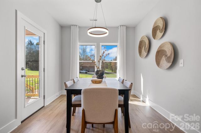 1213 Creekside Drive, Conover, NC 28613