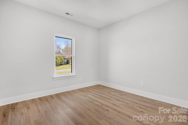 1213 Creekside Drive, Conover, NC 28613