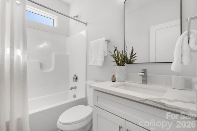 1213 Creekside Drive, Conover, NC 28613