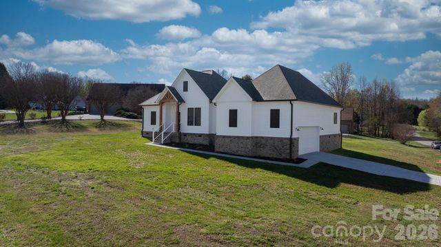 1213 Creekside Drive, Conover, NC 28613
