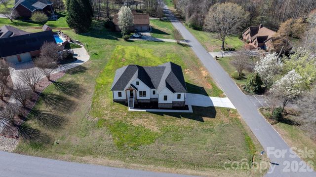 1213 Creekside Drive, Conover, NC 28613
