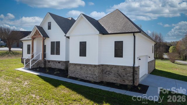 1213 Creekside Drive, Conover, NC 28613