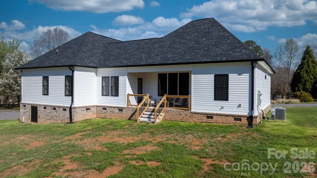 1213 Creekside Drive, Conover, NC 28613