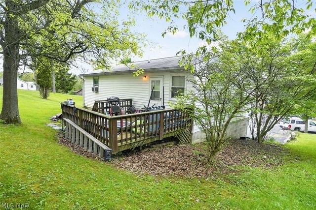 112 Locust Lane, St Clairsville, OH 43950