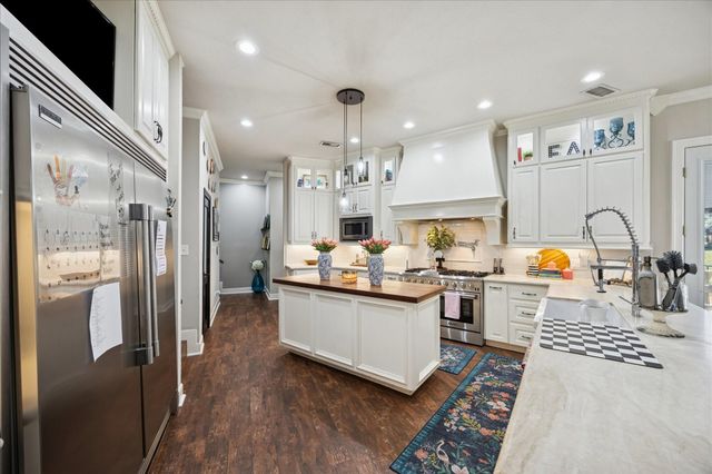 4907 Westerdale Drive, Fulshear, TX 77441