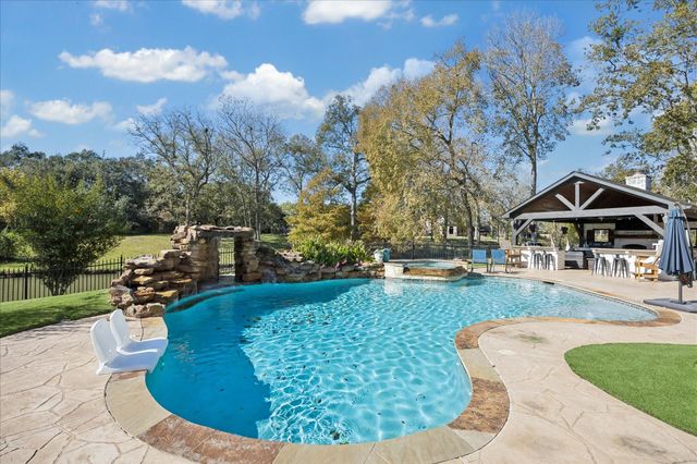 4907 Westerdale Drive, Fulshear, TX 77441