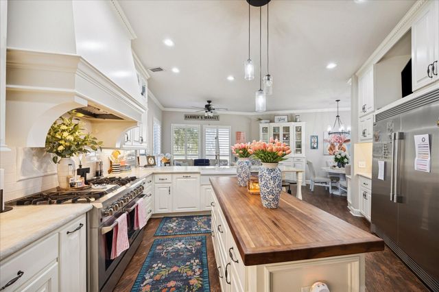 4907 Westerdale Drive, Fulshear, TX 77441