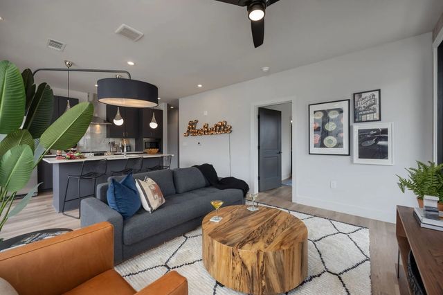 303 31st Ave N Apt 515, Nashville, TN 37203