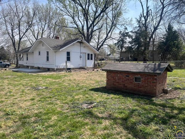 2521 SE Michigan AVE, Topeka, KS 66605