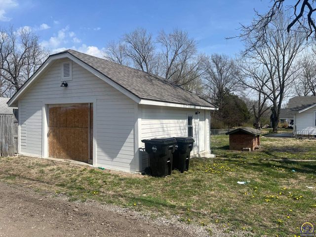 2521 SE Michigan AVE, Topeka, KS 66605