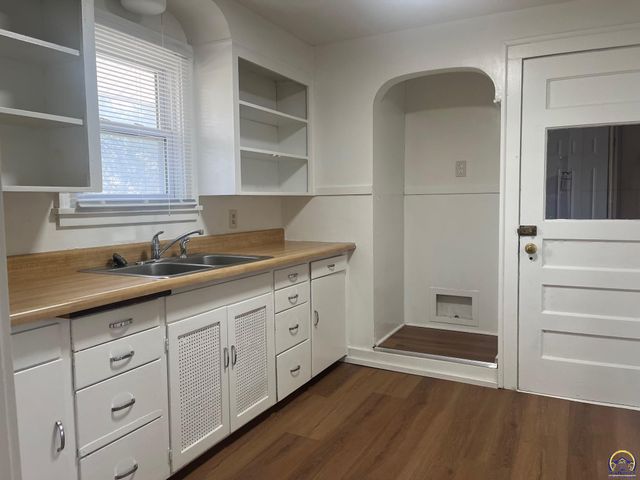 2521 SE Michigan AVE, Topeka, KS 66605