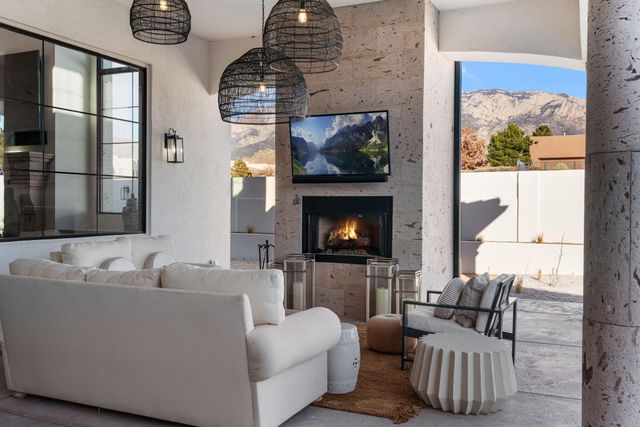 9400 Elena Drive NE, Albuquerque, NM 87122