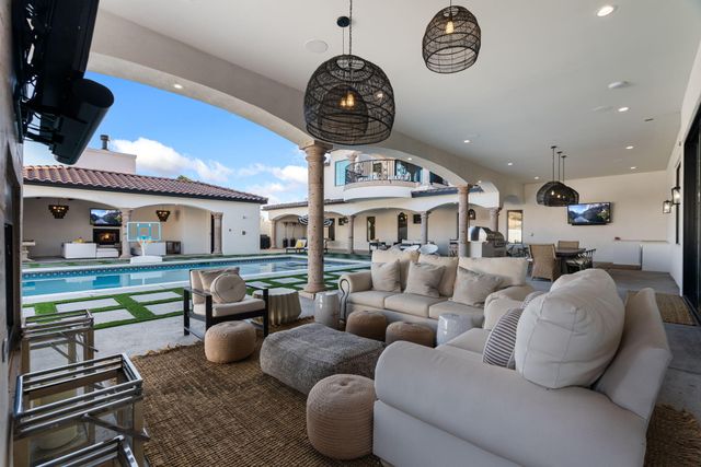 9400 Elena Drive NE, Albuquerque, NM 87122