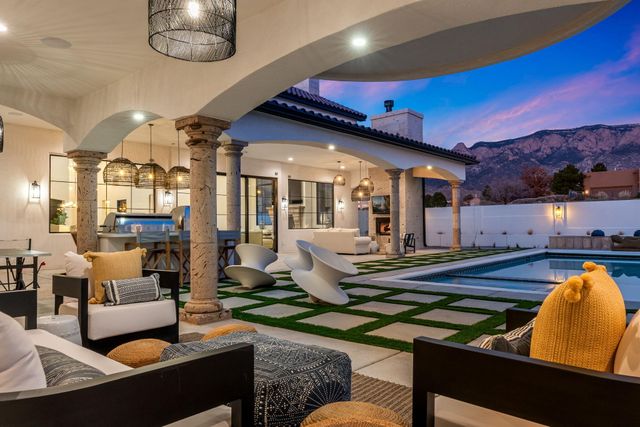 9400 Elena Drive NE, Albuquerque, NM 87122