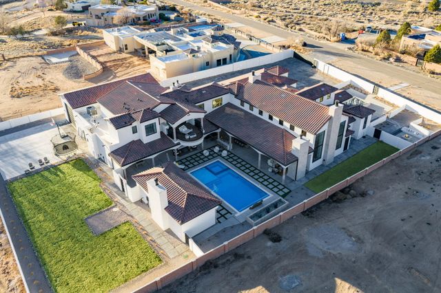 9400 Elena Drive NE, Albuquerque, NM 87122