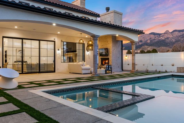 9400 Elena Drive NE, Albuquerque, NM 87122