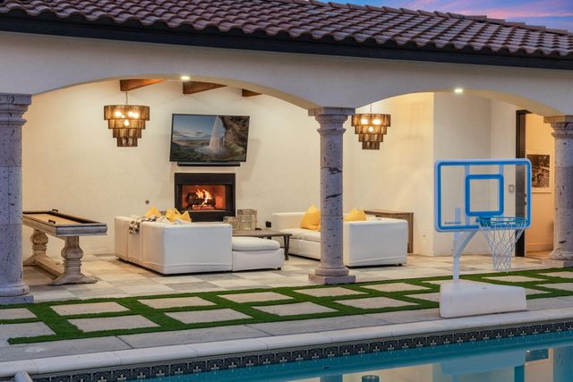 9400 Elena Drive NE, Albuquerque, NM 87122