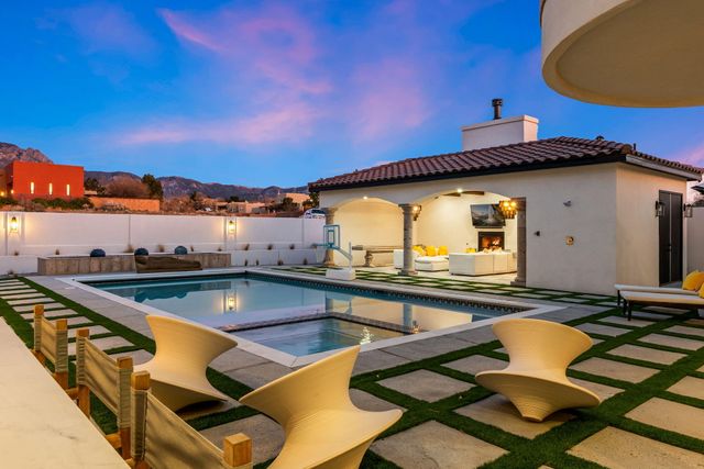 9400 Elena Drive NE, Albuquerque, NM 87122