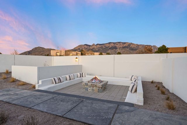 9400 Elena Drive NE, Albuquerque, NM 87122