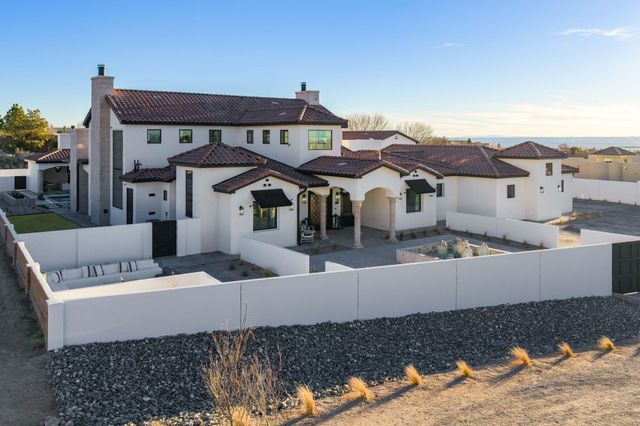 9400 Elena Drive NE, Albuquerque, NM 87122