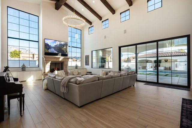 9400 Elena Drive NE, Albuquerque, NM 87122