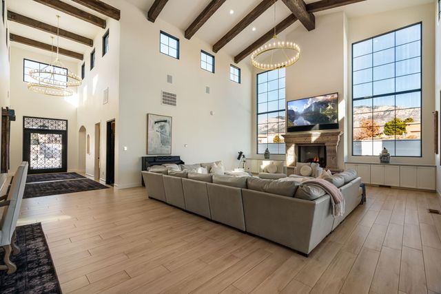 9400 Elena Drive NE, Albuquerque, NM 87122