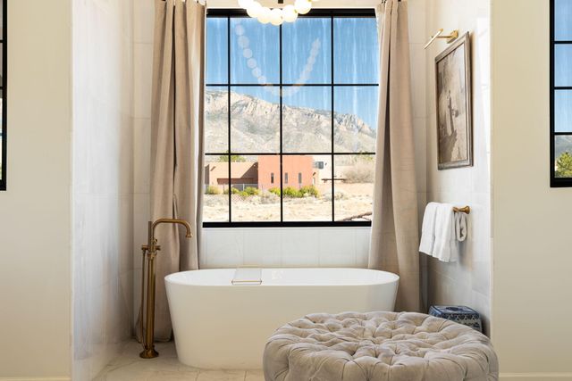 9400 Elena Drive NE, Albuquerque, NM 87122