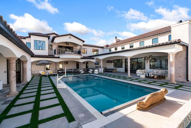 9400 Elena Drive NE, Albuquerque, NM 87122