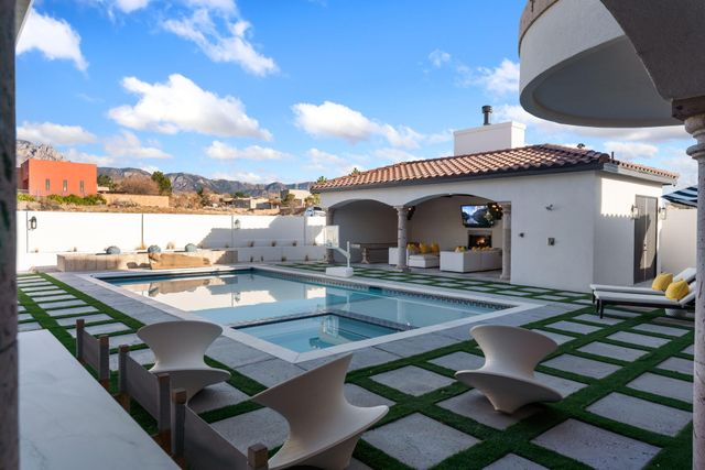 9400 Elena Drive NE, Albuquerque, NM 87122